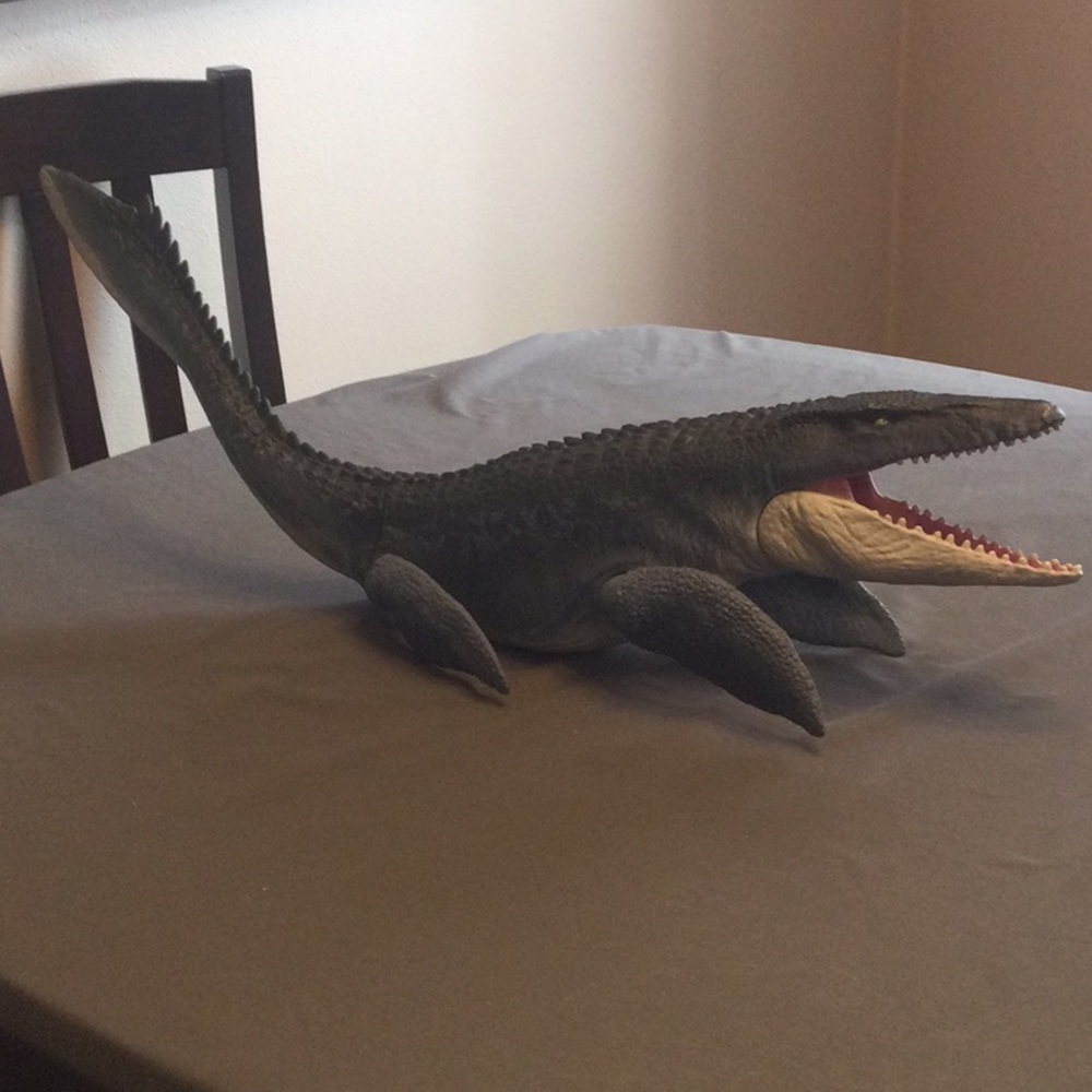 Jurassic World Dominion Ocean Protector Mosasaurus Dinosaur Action Figure TOY